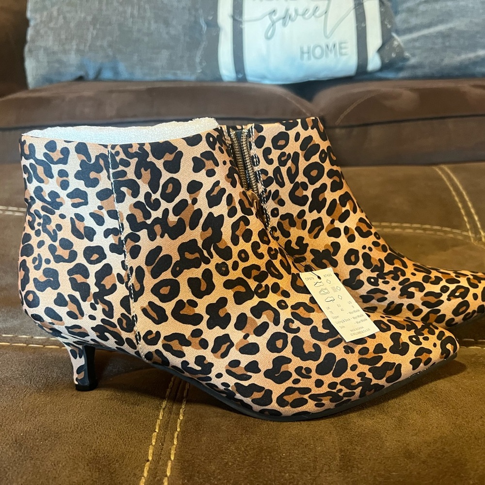 JD Williams & Co. cheetah boots with heels. Size 9. NWT.